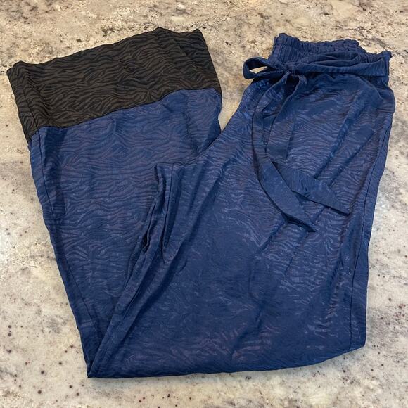 Victoria’s Secret Pajama Set Smallc - Picture 3 of 8